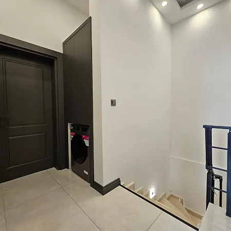 شقة New Flat With Big Living Spaces 2-5 Near By Lara *